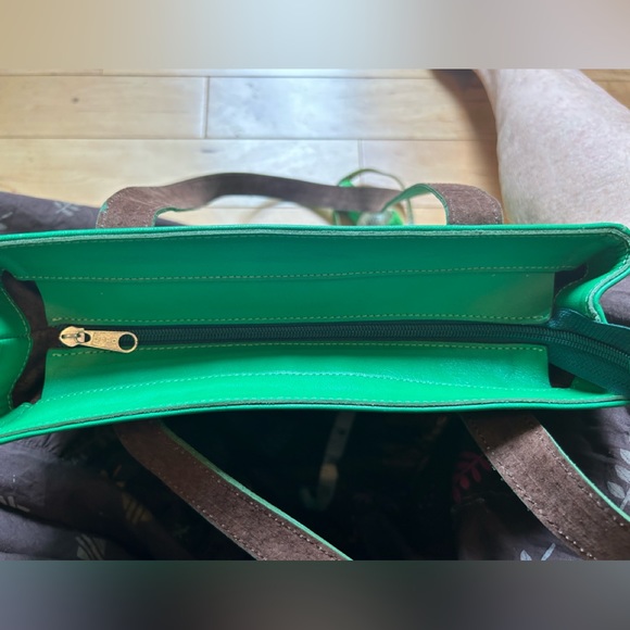 Green leather bag. - Picture 3 of 8